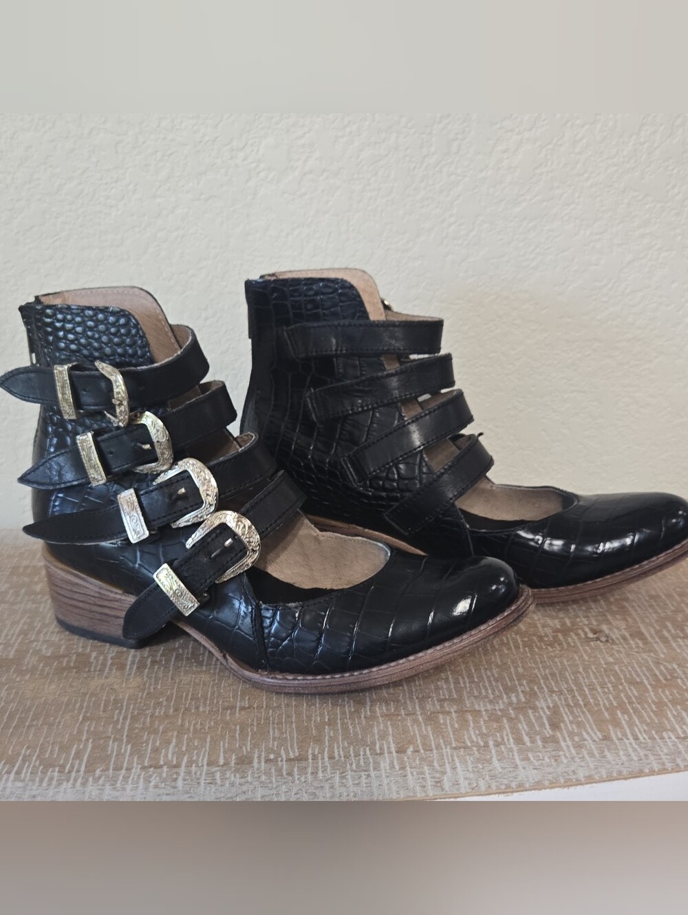 Freebird Scarlett Size 10